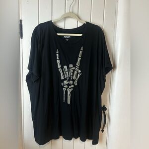 NWOT Torrid Black Embroidered Skeleton Hand T-Shirt Torrid Size 3